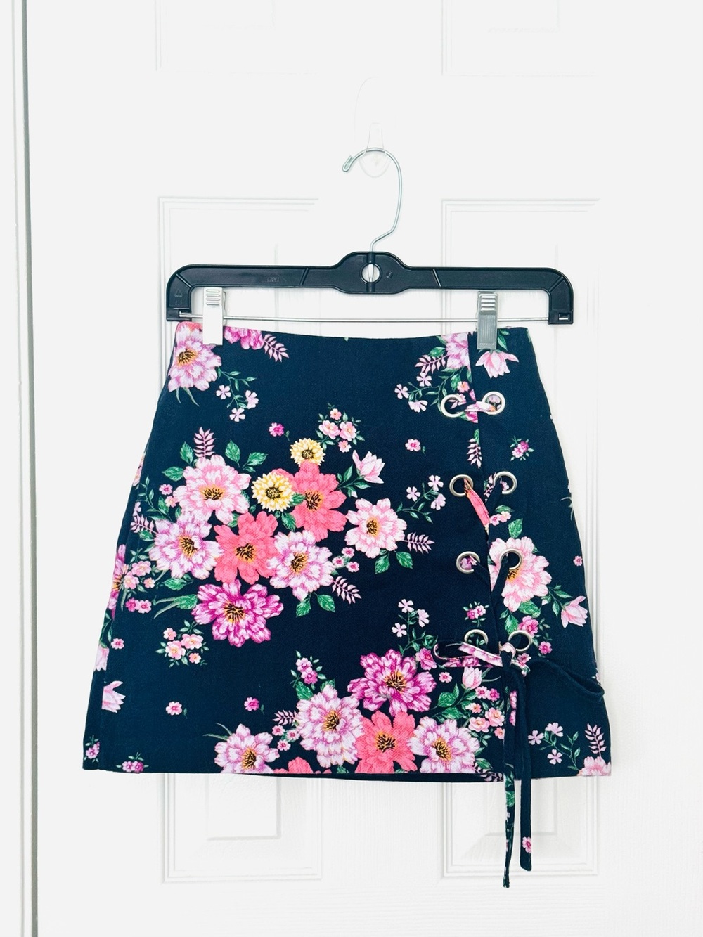 H&M Navy Denim Summer Preppy Coquette Floral Print Mini Skirt, Lace-Up Detail